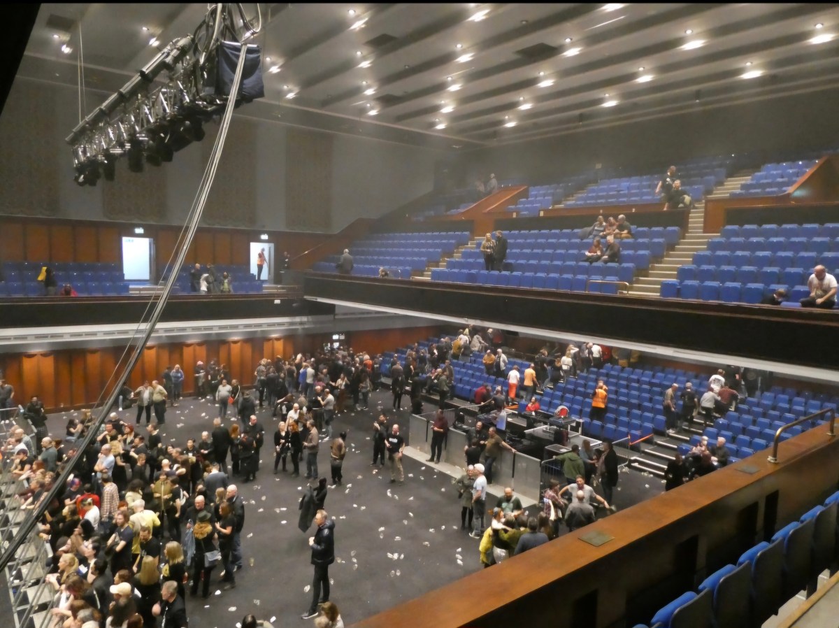 Gig Venue: Portsmouth Guildhall – Gigs with Ivan